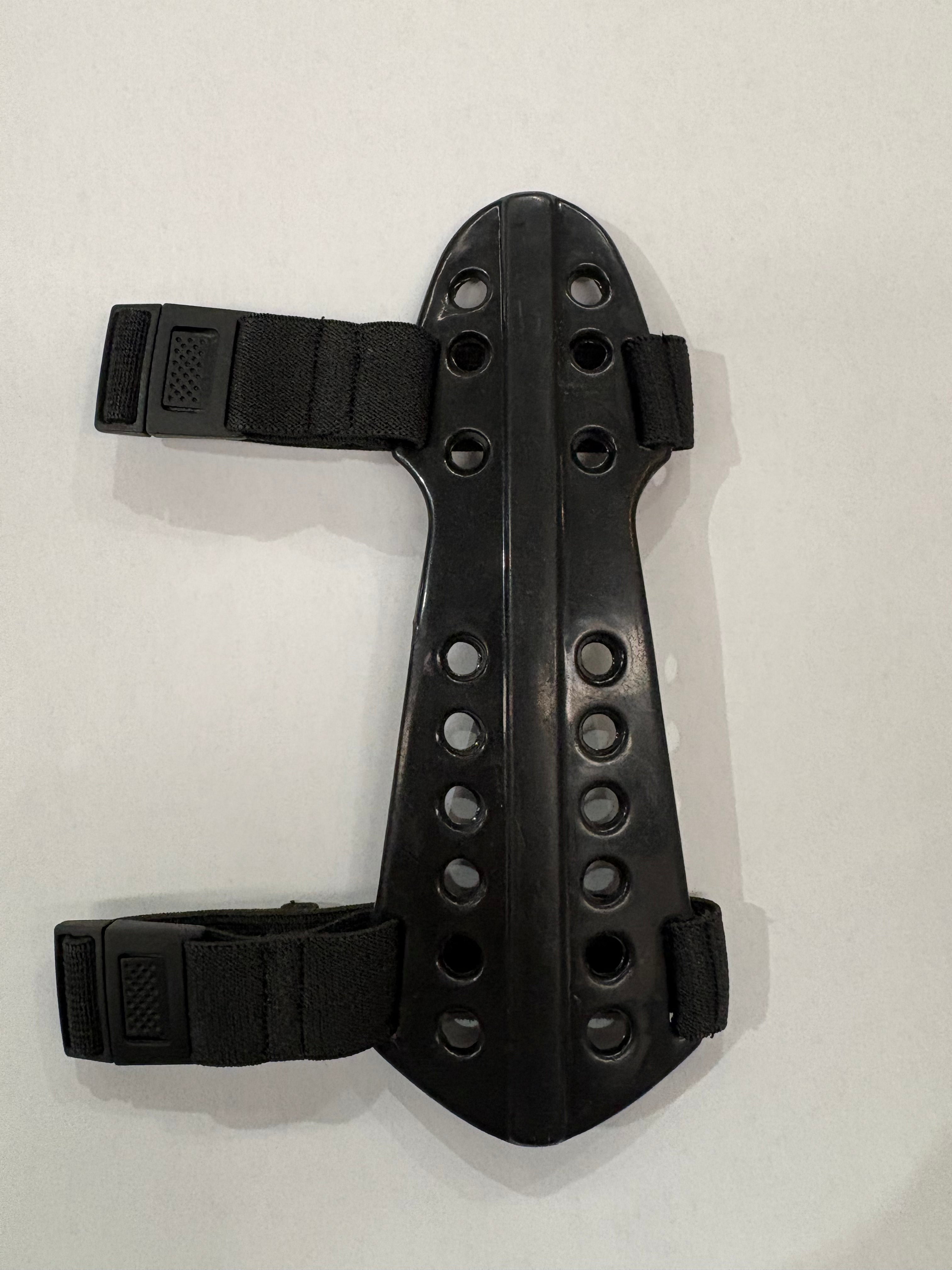 E1 Vented Armguard